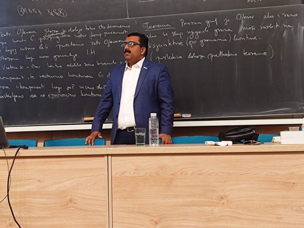 Lecturing-at-Novi-Sad